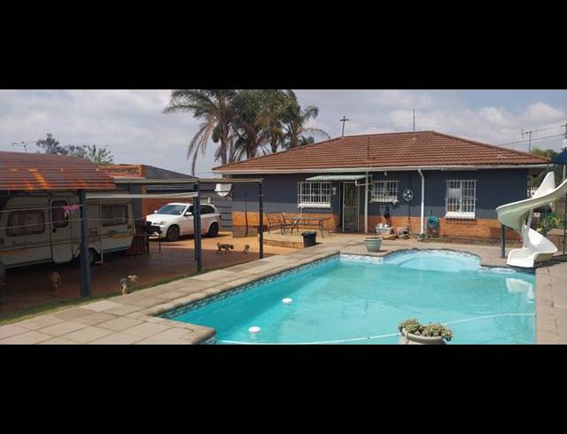 3 BEDROOM HOUSE FOR SALE IN HOMESTEAD